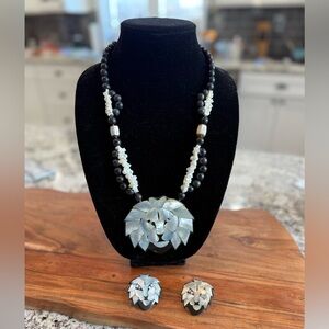 Vintage Lee Sands mother of pearl inlay lion head necklace & post earring set
